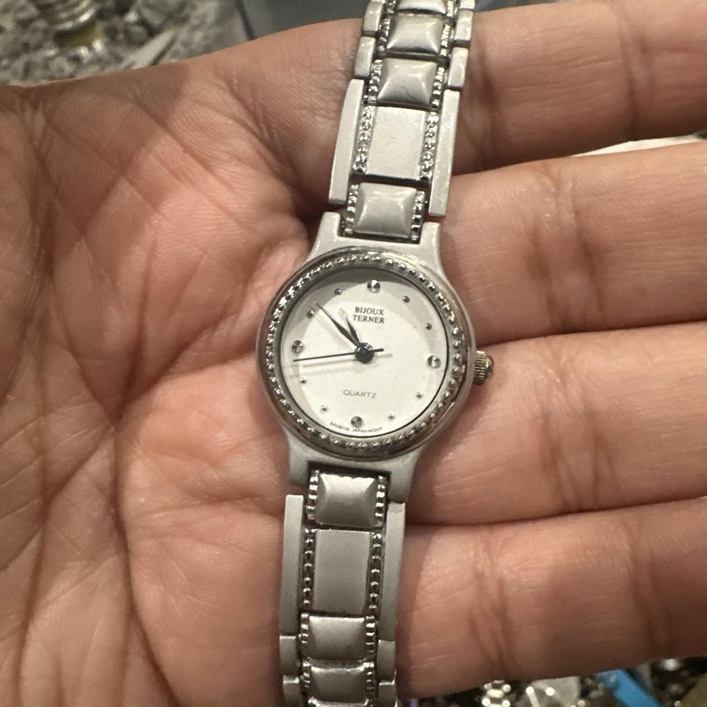 Working Bijoux Terner Women's Silver Toned Bracelet‎ Band Watch Analog Fit 7.5